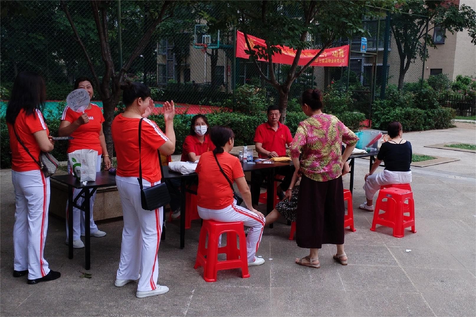 福晟物業(yè)邀請中醫(yī)堂專家為業(yè)主提供“關(guān)愛滿滿”，愛心義診”便民服務(wù)